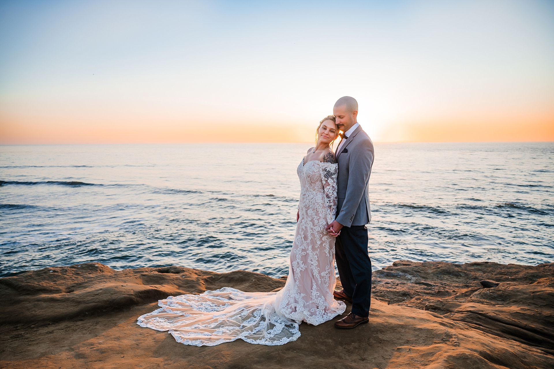 Sunset Cliffs wedding with Pacific Ocean visible in the background